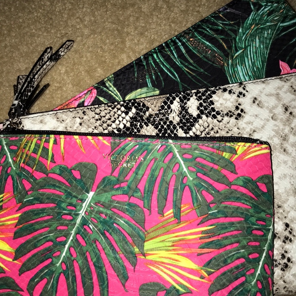 3 pouches
